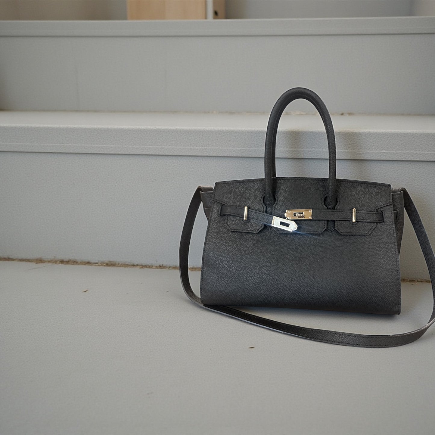 Nero Lock Leather Bag