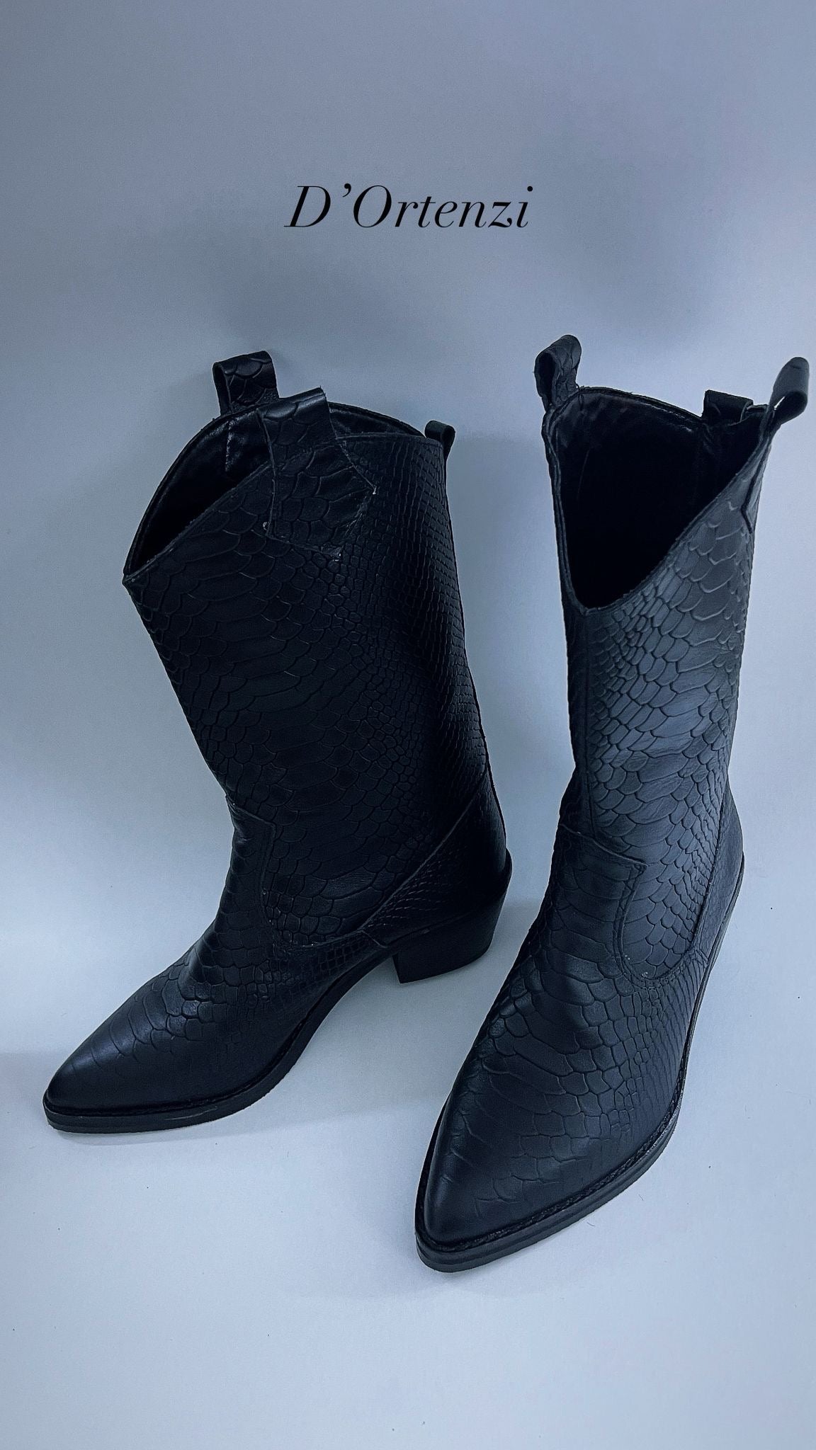 Black leather croco print long Shoes